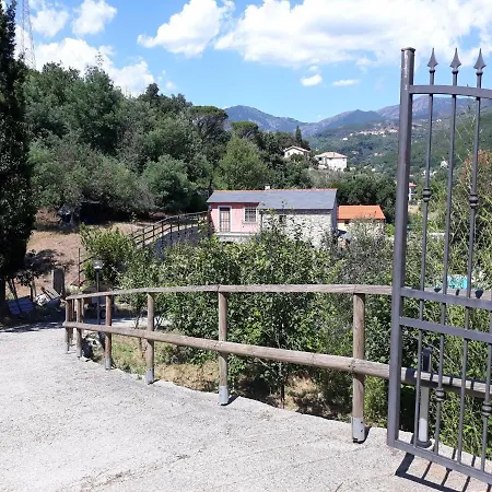 לינה וארוחת בוקר Il Rustico ססטרי לבאנטה